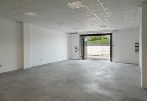 Sub 37; Magazzino, Laboratorio, Polifunzionale