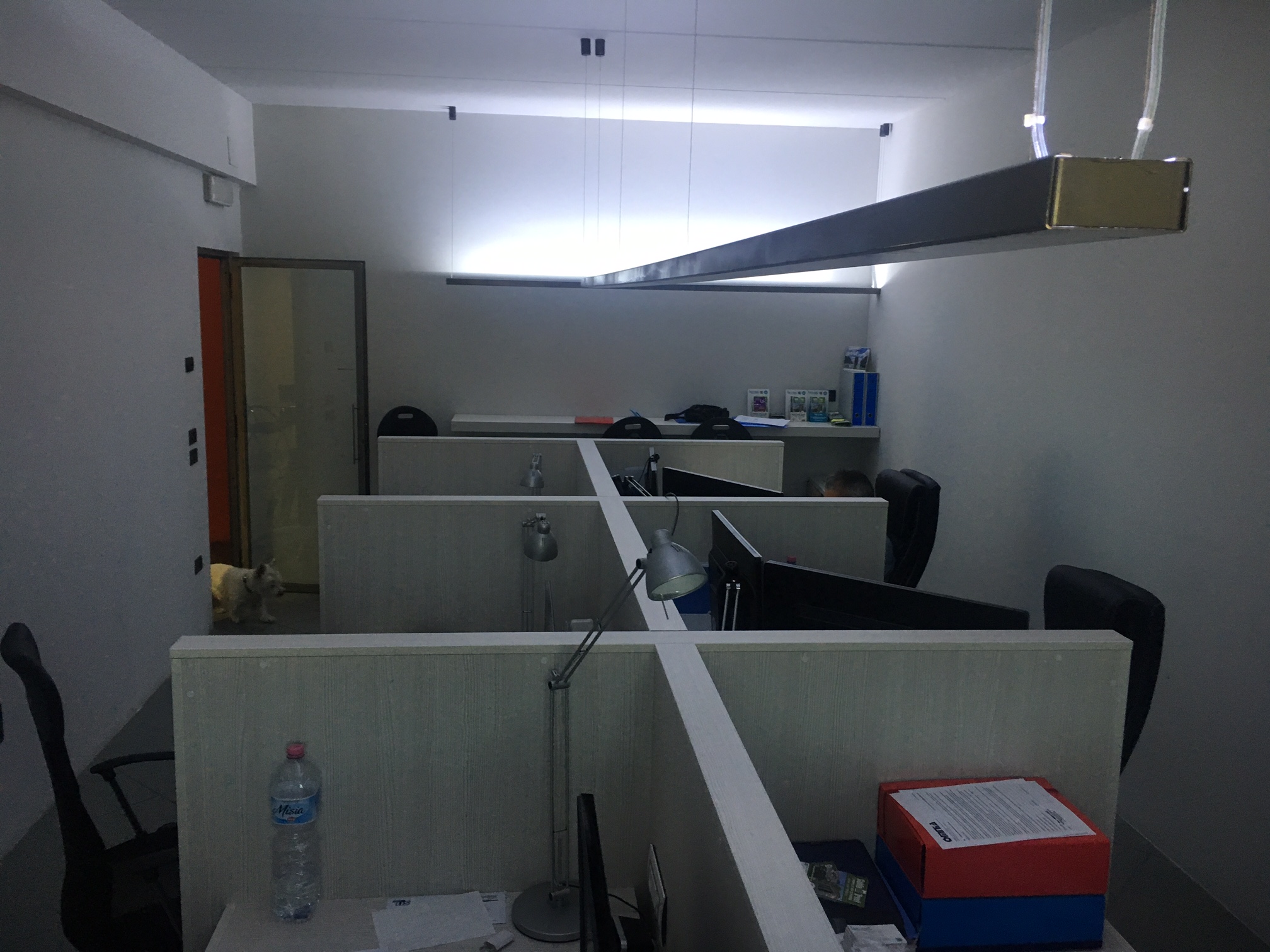 SUB 49; Postazione in Spazio Condiviso formula "COWORKING"