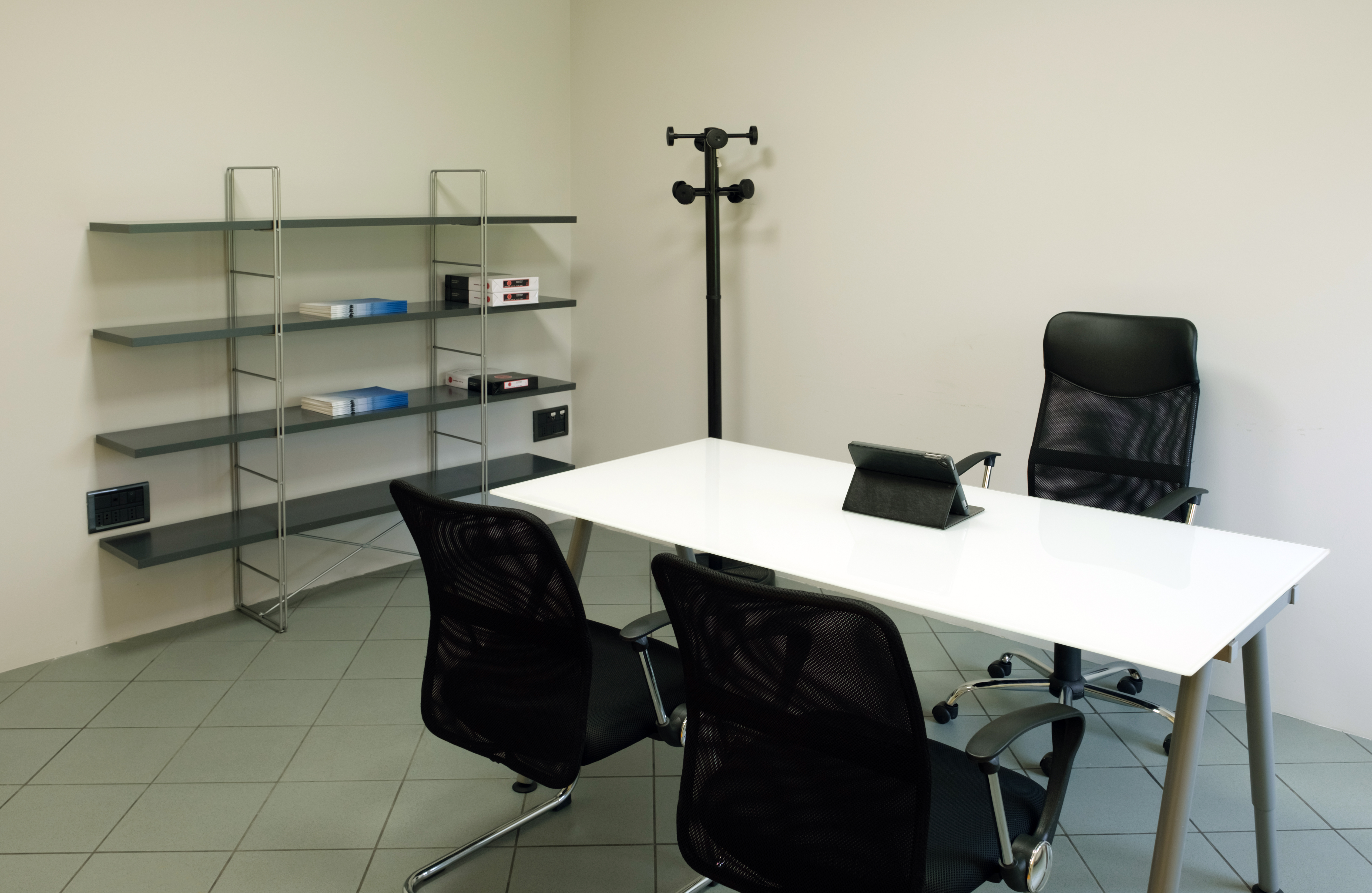 SUB 42; Ufficio formula "ALL INCLUSIVE"