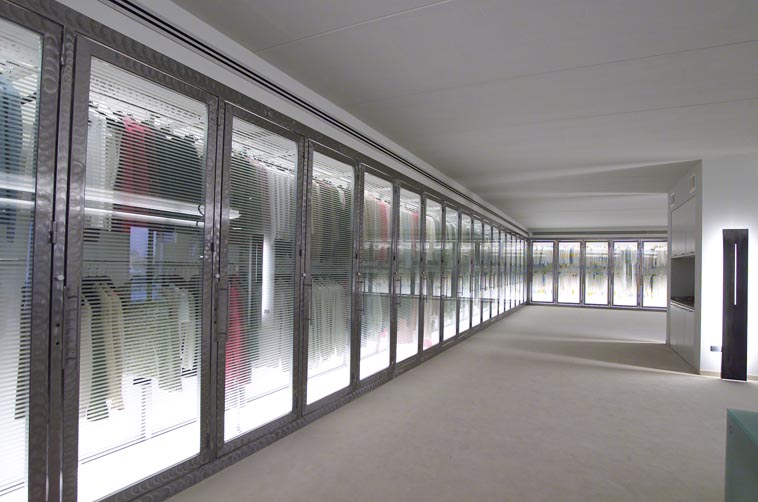 SUB 60; Show Room Galleria