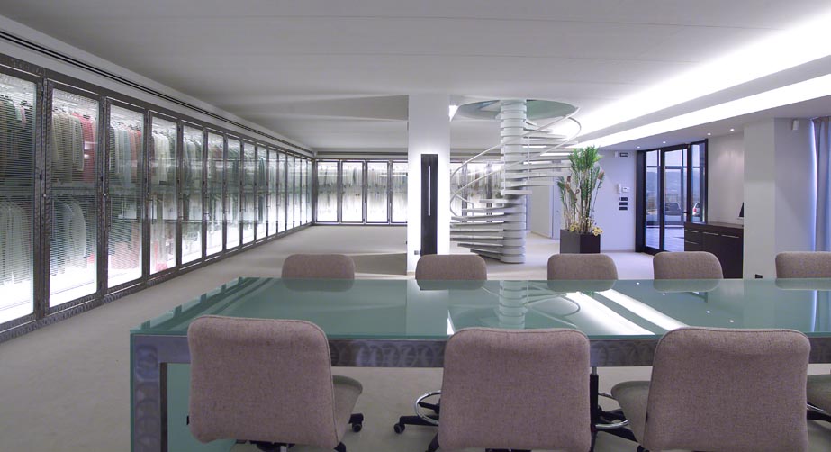 SUB 60; Show Room Galleria